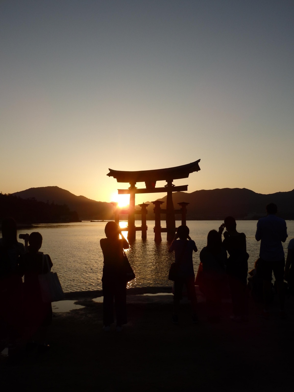夕闇迫る安芸の宮島 宮島 厳島神社 広島県 の旅行記 ブログ By うーぱんのパパさんさん フォートラベル 夕闇迫る安芸の宮島 宮島 厳島神社 広島県 の旅行記 ブログ By うーぱんのパパさんさん フォートラベル