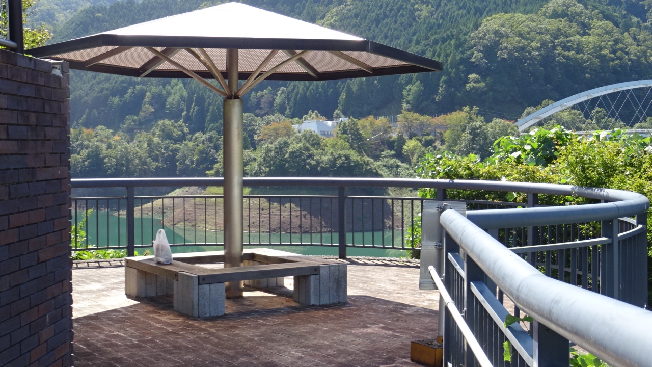 日吉ダム湖畔で昼食と日吉ダムビジターセンターの見学 南丹 京都 の旅行記 ブログ By Hn11さん フォートラベル