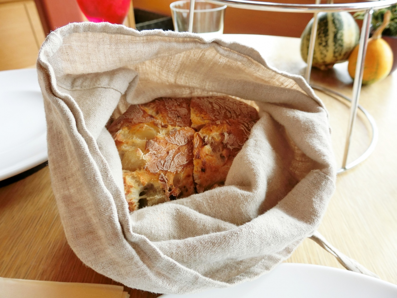 紅葉の青い池は青く 丘の上のレストランで採りたて野菜のフルコースをいただく ｉｎ北海道美瑛町 美瑛 びえい 北海道 の旅行記 ブログ By メープルandショコラさん フォートラベル