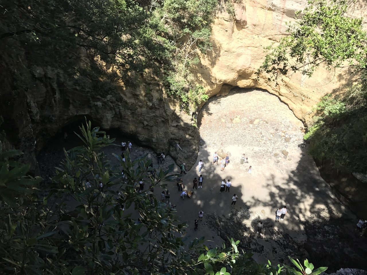 石原さとみの 地味にスゴイ Dx校閲ガール 河野悦子 のロケ地らしい龍宮窟に偶然にも行って来た 下田 静岡県 の旅行記 ブログ By Nshiさん フォートラベル 石原さとみの 地味にスゴイ Dx校閲ガール 河野悦子 のロケ地らしい龍宮窟に偶然にも行って来た 下田 静岡県 の旅行記 ブログ By Nshiさん フォートラベル