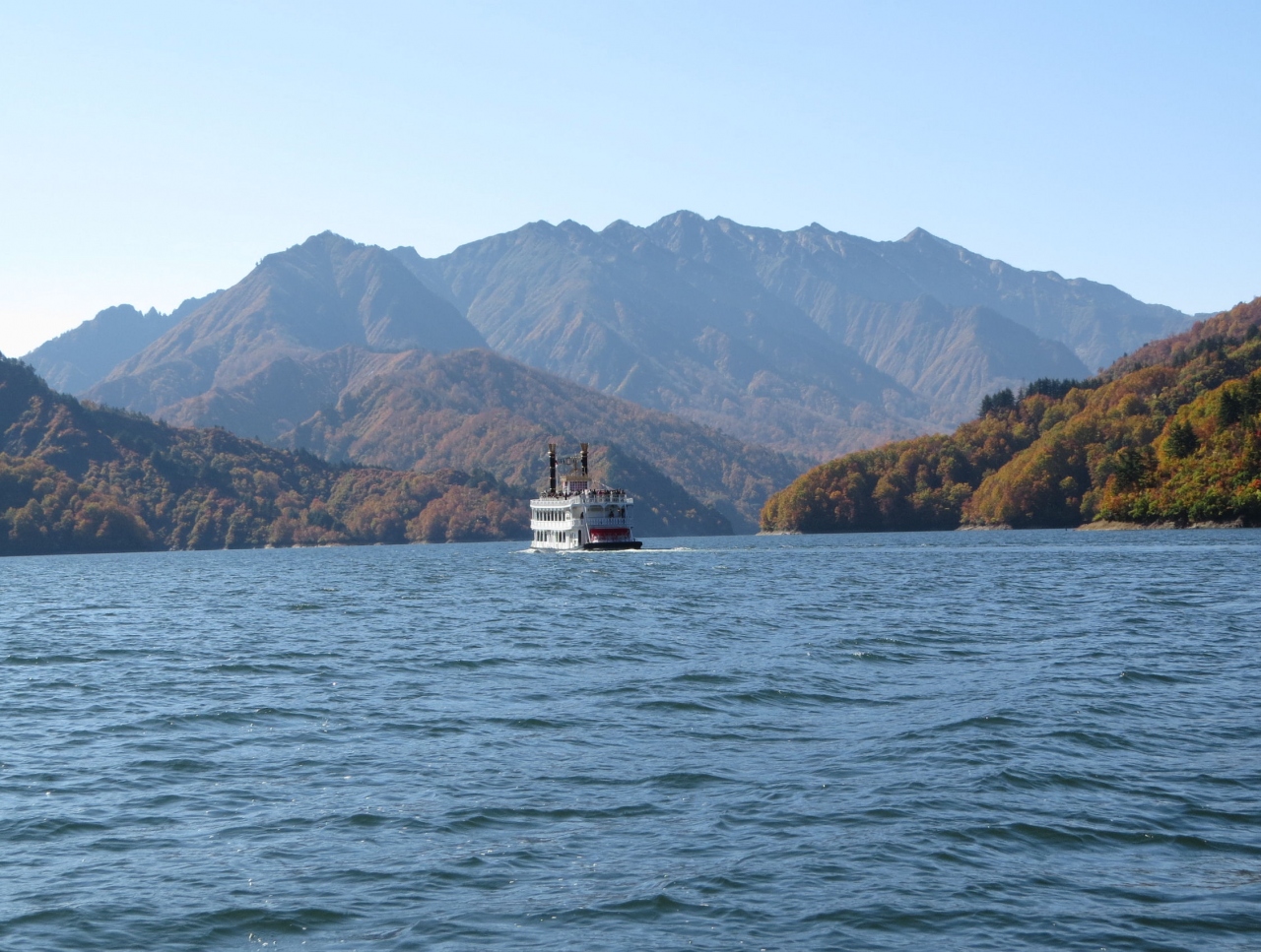 奥只見の紅葉 秘境奥只見湖を遊覧船でめぐります 奥只見 大湯温泉 新潟県 の旅行記 ブログ By Yamajiさん フォートラベル