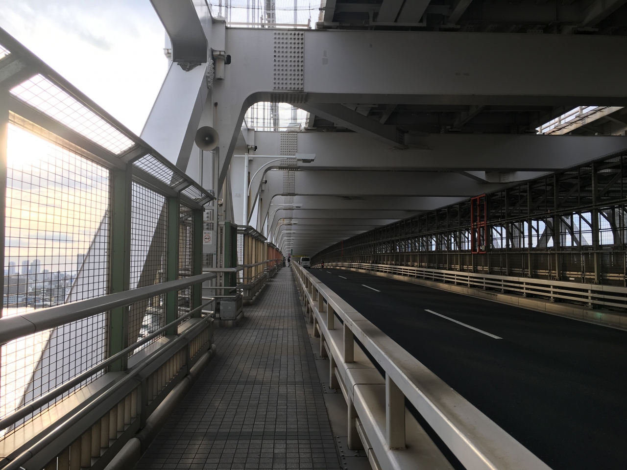 時間が空いたので東京を歩いてみよう 一度やってみたかった レインボーブリッジを歩いて渡る お台場 東京 の旅行記 ブログ By Winningさん フォートラベル