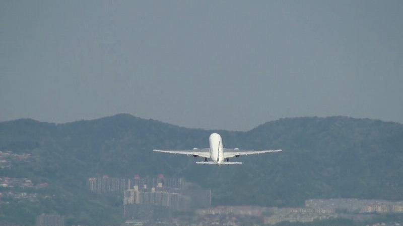 動画 千里川土手で 空港から離陸する飛行機を撮影 伊丹空港 豊中 大阪 の旅行記 ブログ By Hn11さん フォートラベル