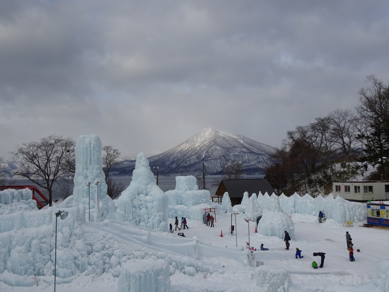 18年1月 朝の 支笏湖氷濤まつり へ 支笏湖 北海道 の旅行記 ブログ By たんきちさん フォートラベル