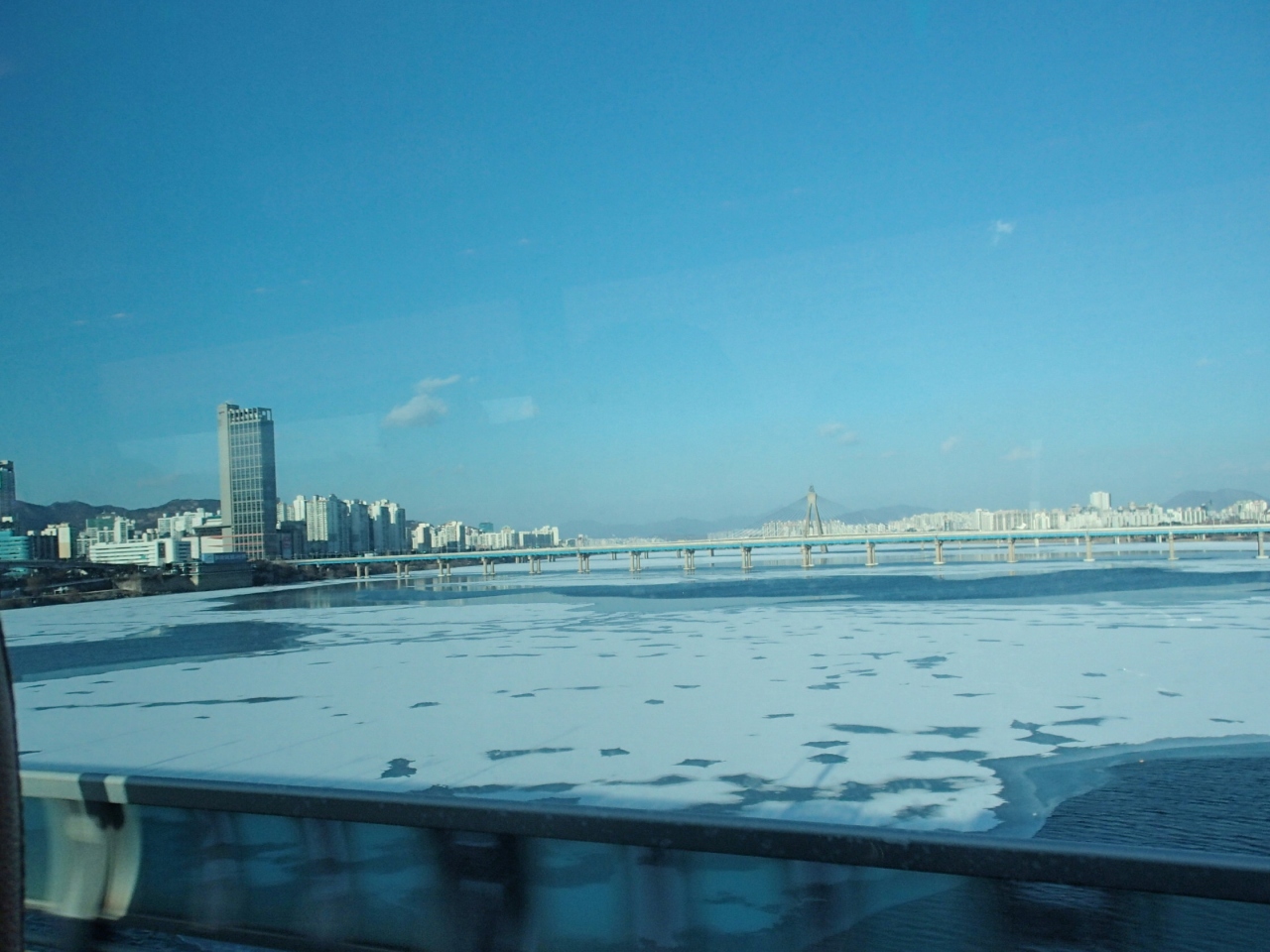 漢江が凍ってる 極寒の2月にソウルへ ソウル 韓国 の旅行記 ブログ By エリネットさん フォートラベル