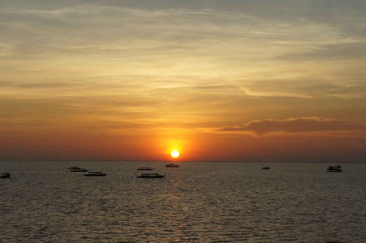 カンボジア シェムリアップ タイ バンコク 8 トンレサップ湖の美しい夕日 シェムリアップ カンボジア の旅行記 ブログ By Ponata Bakaさん フォートラベル