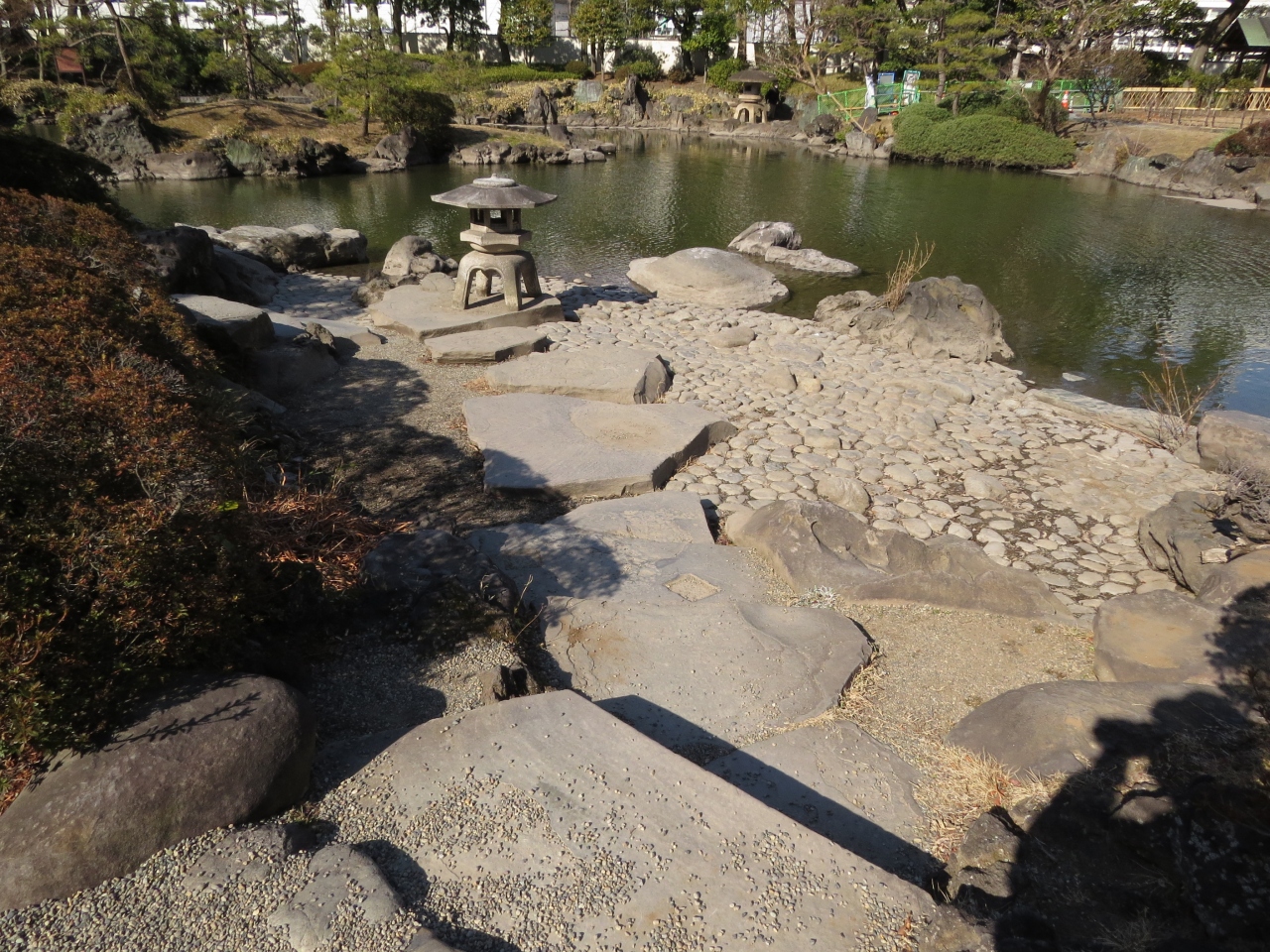 東京墨田区散策 潮入回遊式の大名庭園 旧安田庭園をめぐります 両国 東京 の旅行記 ブログ By Yamajiさん フォートラベル