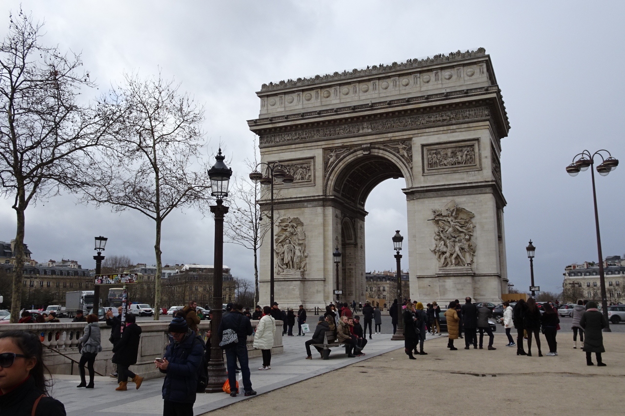 フリーなパリ 凱旋門とエッフェル塔でディナー パリ フランス の旅行記 ブログ By ｕｃｈｉｙａｎさん フォートラベル