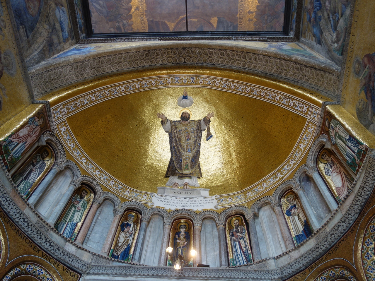 サン マルコ寺院の金のモザイク 富がこれだけ集積したのです すごい の一言です ベネチア イタリア の旅行記 ブログ By Nomonomoさん フォートラベル