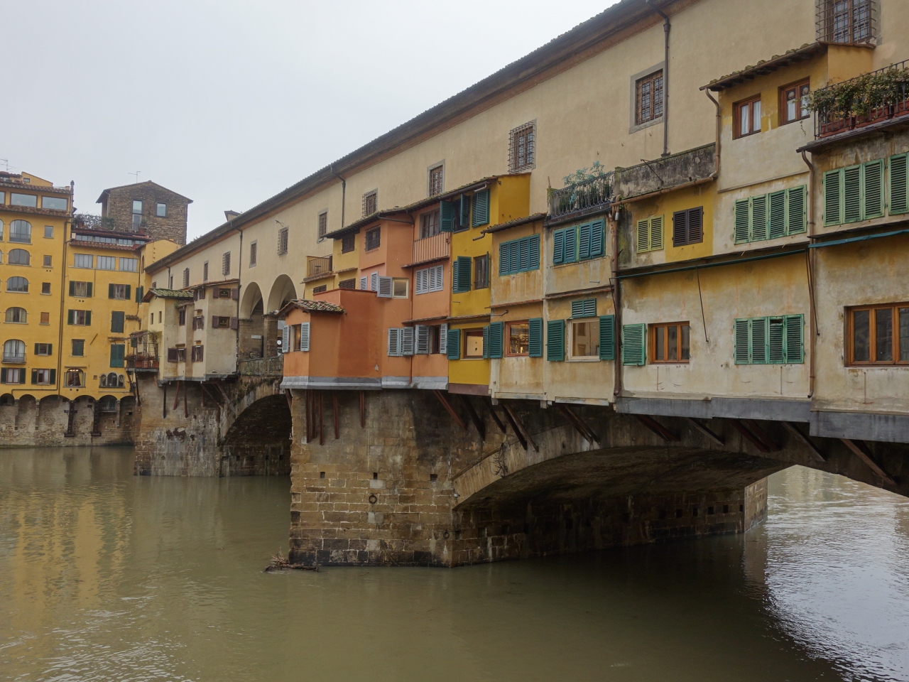 ヴェッキオ橋を写真に撮る ヴェッキオ橋から写真を撮る なかなか難しい フィレンツェ イタリア の旅行記 ブログ By Nomonomoさん フォートラベル ヴェッキオ橋を写真に撮る ヴェッキオ橋から写真を撮る なかなか難しい フィレンツェ イタリア の旅行記 ブログ By Nomonomoさん フォートラベル