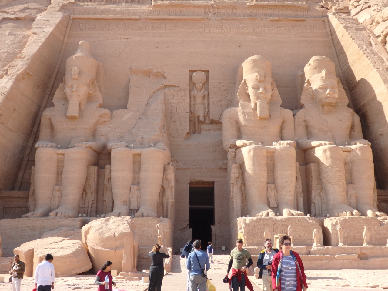 Temple Of Abu Simbel And Kyphi 17年12月26日 アブ シンベル神殿とキフィ フレグランス ショップ アブ シンベル エジプト の旅行記 ブログ By Noelさん フォートラベル