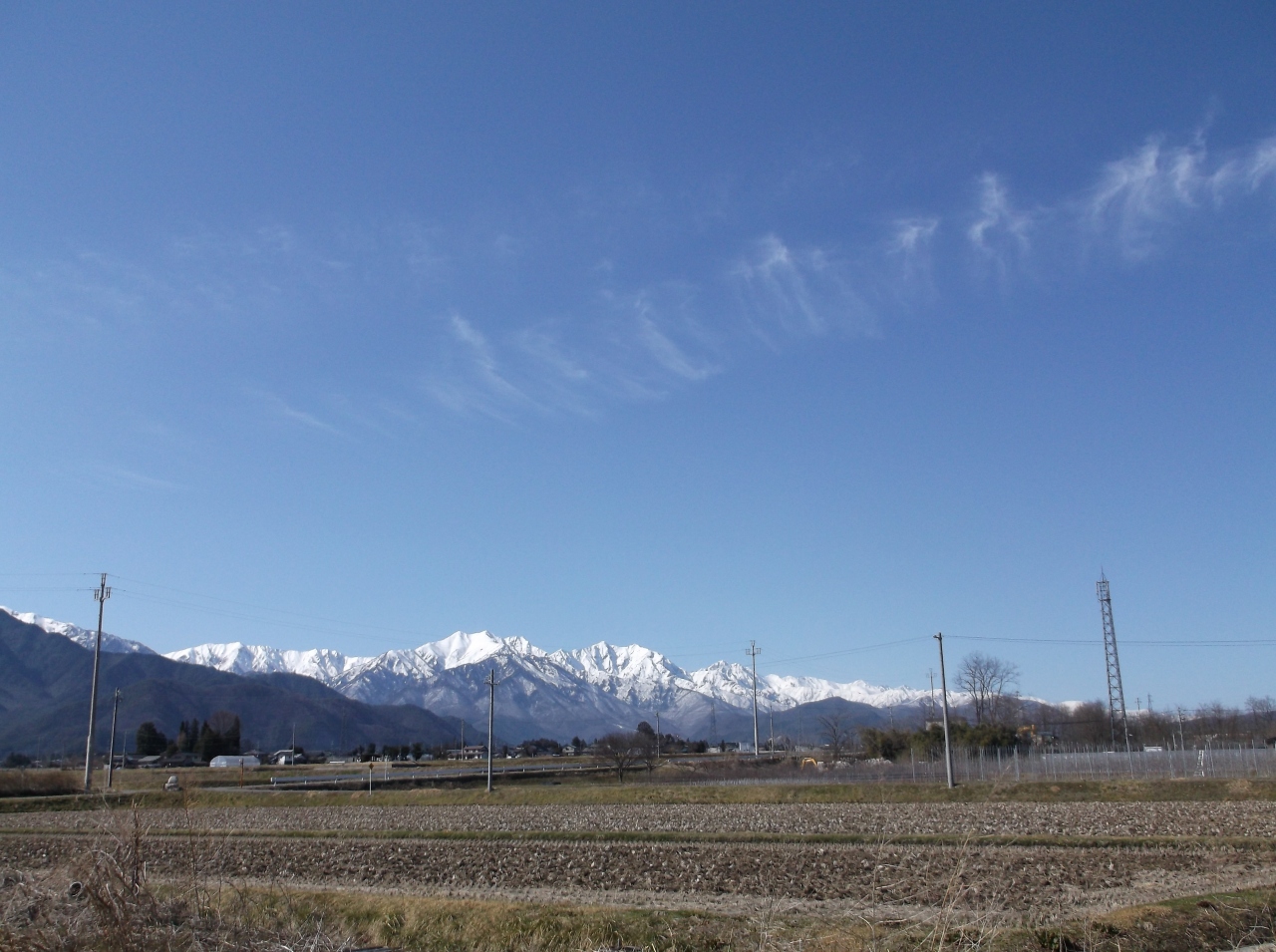 長野県安曇野近くからのアルプス山脈の景色 穂高 安曇野 長野県 の旅行記 ブログ By Fuji26さん フォートラベル 長野県安曇野近くからのアルプス山脈の景色 穂高 安曇野 長野県 の旅行記 ブログ By Fuji26さん フォートラベル