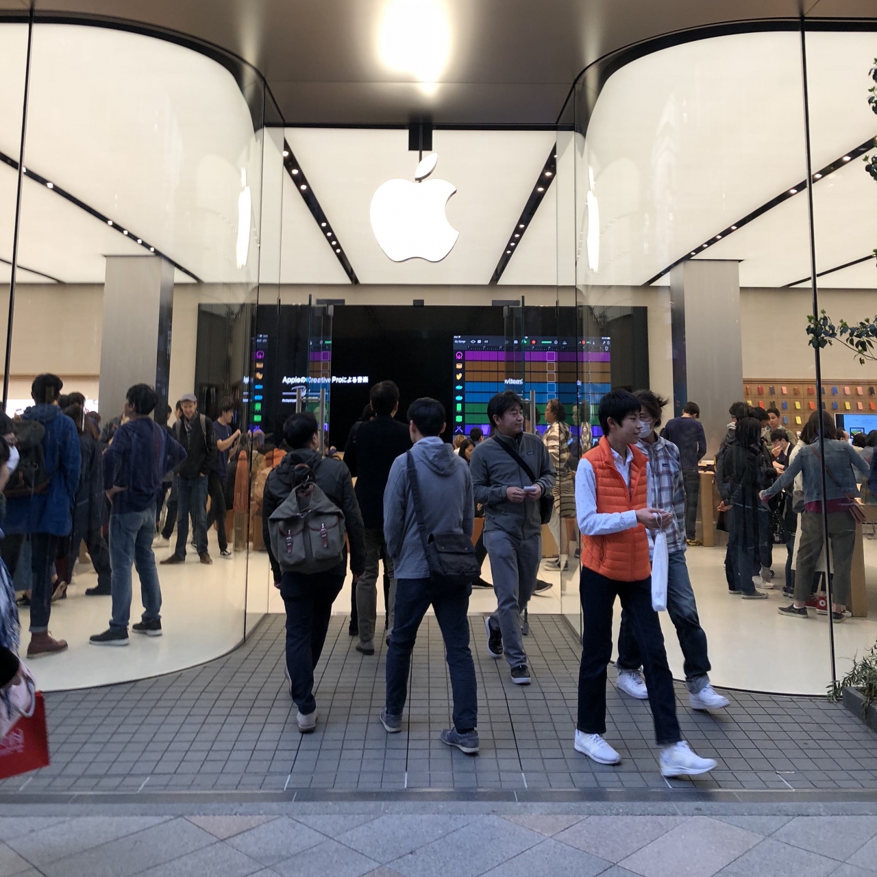 新宿のapple Storeに行ってみた かまってほしい人にオススメ 新宿 東京 の旅行記 ブログ By アイアムokさん フォートラベル 新宿のapple Storeに行ってみた かまってほしい人にオススメ 新宿 東京 の旅行記 ブログ By アイアムokさん フォートラベル