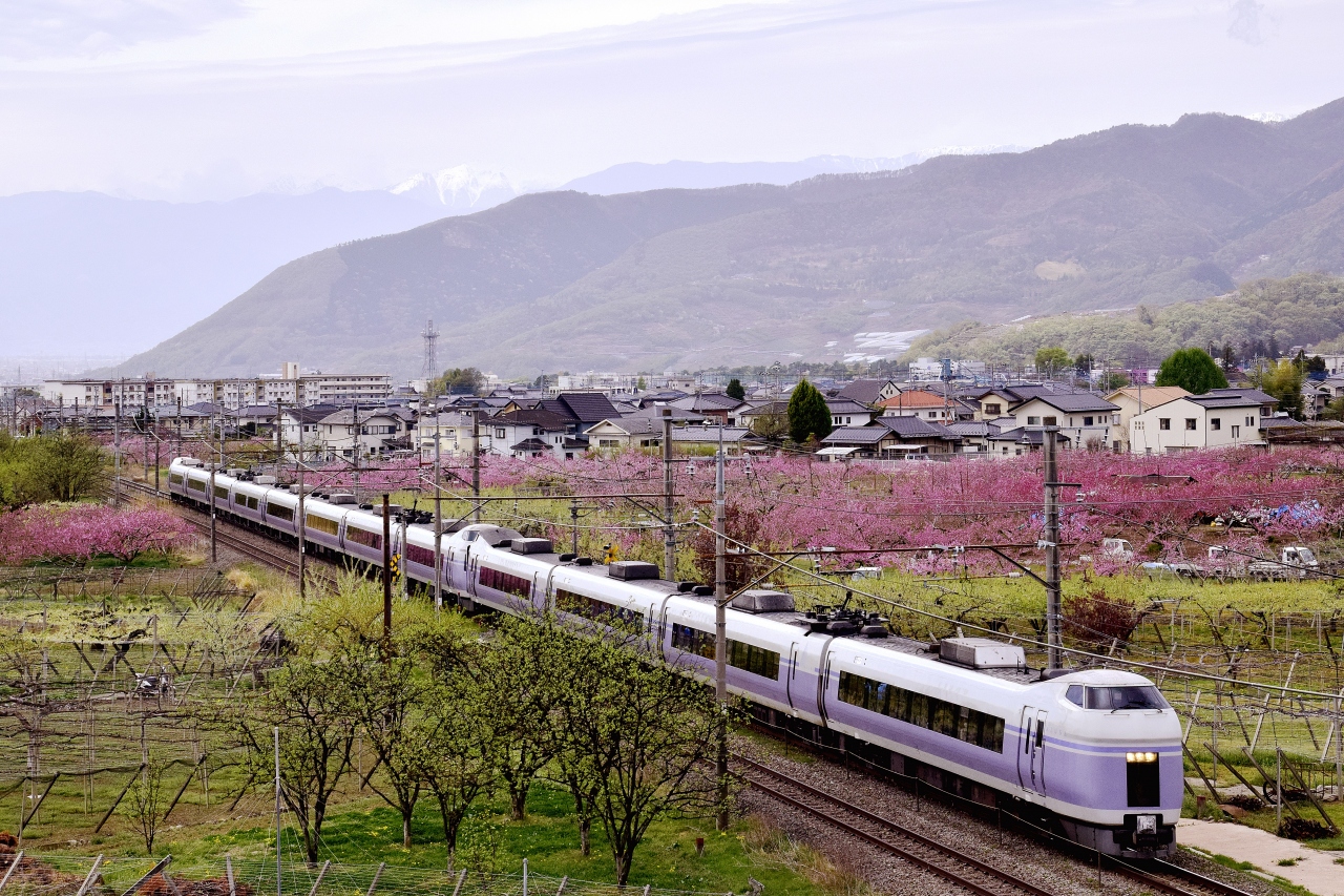 ありがとうe351系ラストランと甲府盆地に咲き広がる桃の花の風景を探しに訪れてみた 山梨市 山梨県 の旅行記 ブログ By 裏山秀人さん フォートラベル