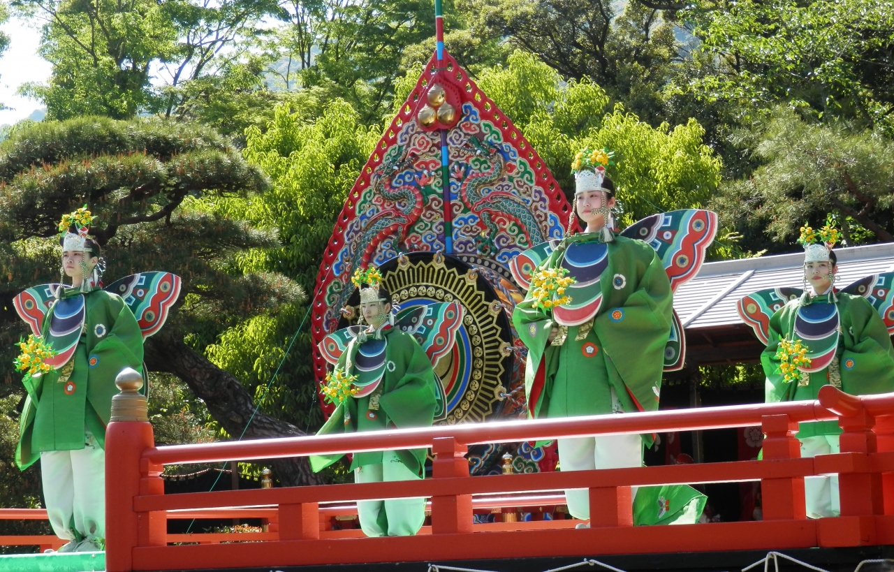 今年二度目のお伊勢参り 春の神楽祭 青空の下チョウが舞う 伊勢神宮 三重県 の旅行記 ブログ By Rokoさん フォートラベル 今年二度目のお伊勢参り 春の神楽祭 青空の下チョウが舞う 伊勢神宮 三重県 の旅行記 ブログ By Rokoさん フォートラベル