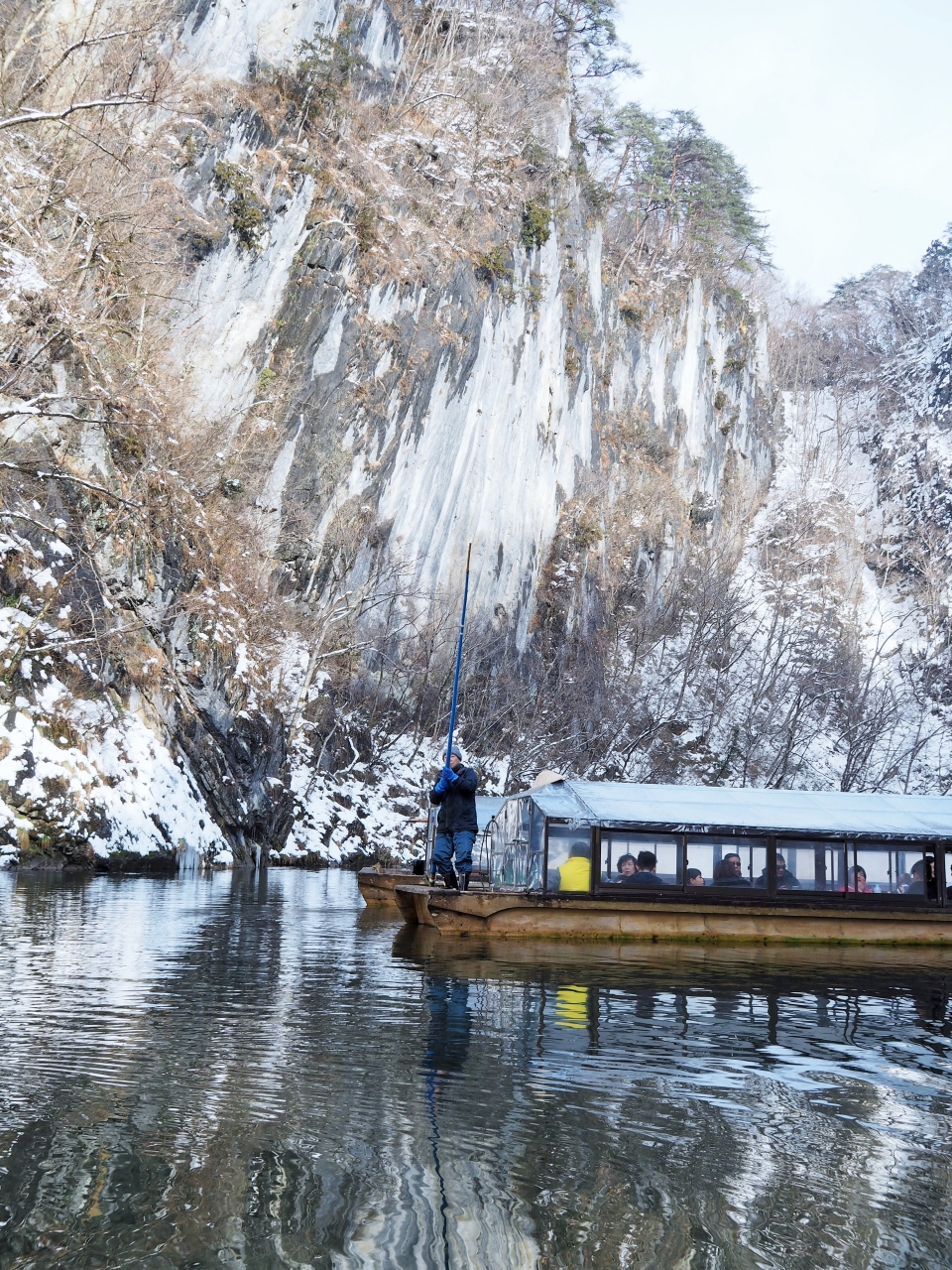 雪景色のげいび渓 こたつ舟での舟下り 一関 岩手県 の旅行記 ブログ By こあひるさん フォートラベル