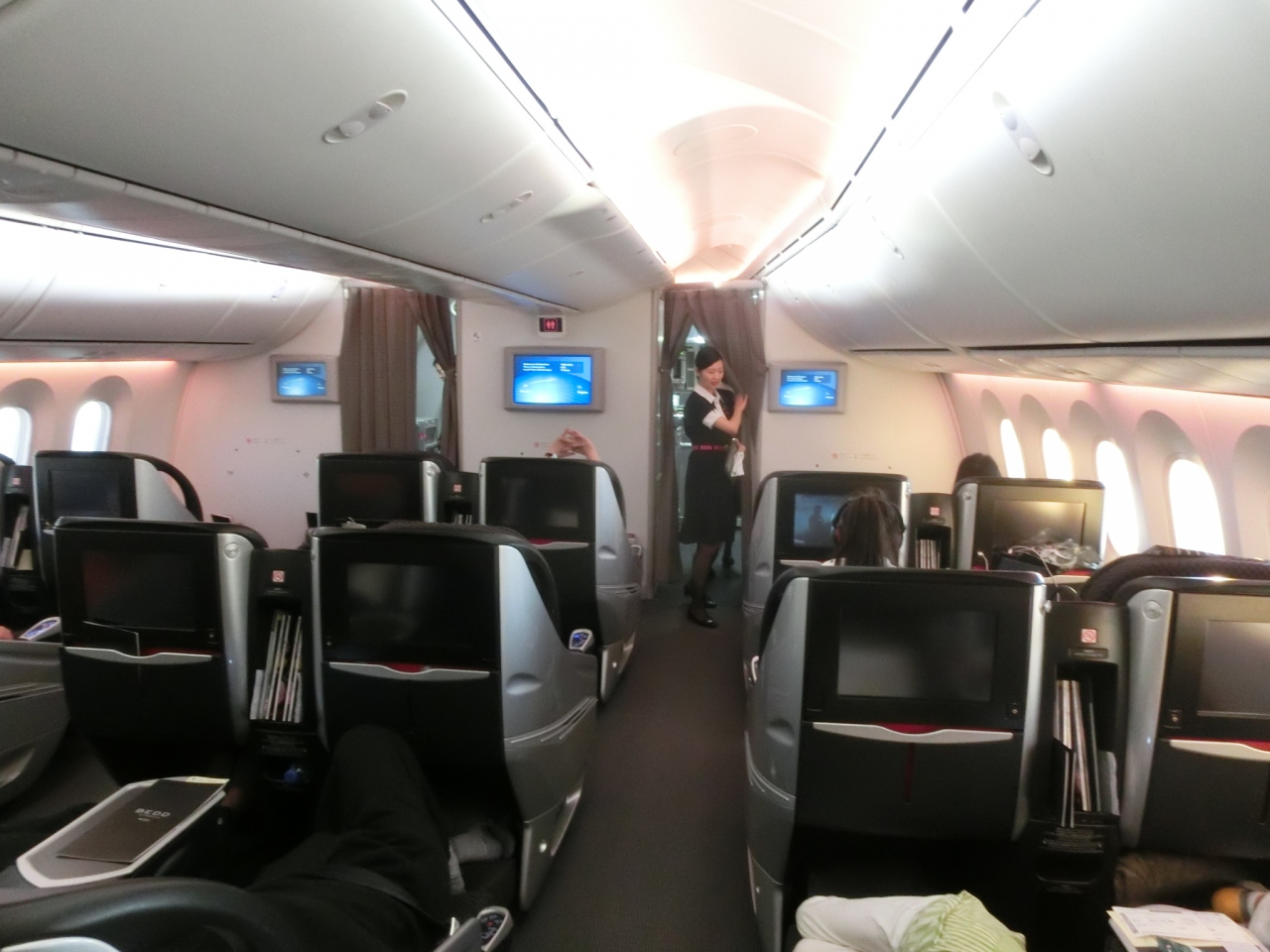 日本航空jalビジネスクラス搭乗記 バンコク 名古屋 深夜便 バンコク タイ の旅行記 ブログ By Funasanさん フォートラベル