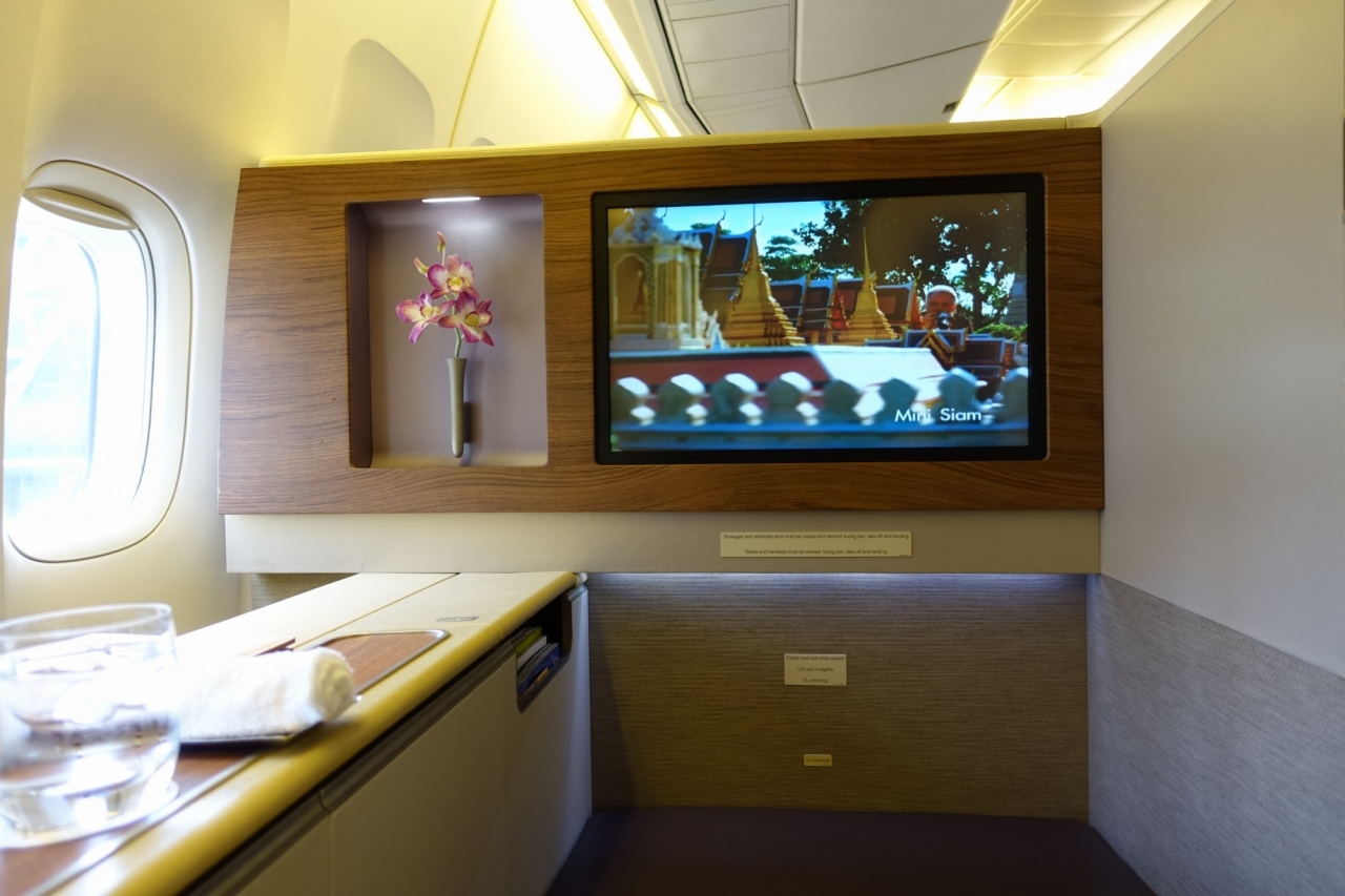 タイ国際航空 Tg660便 B747 ファーストクラス搭乗記 バンコク タイ の旅行記 ブログ By コロアさん フォートラベル