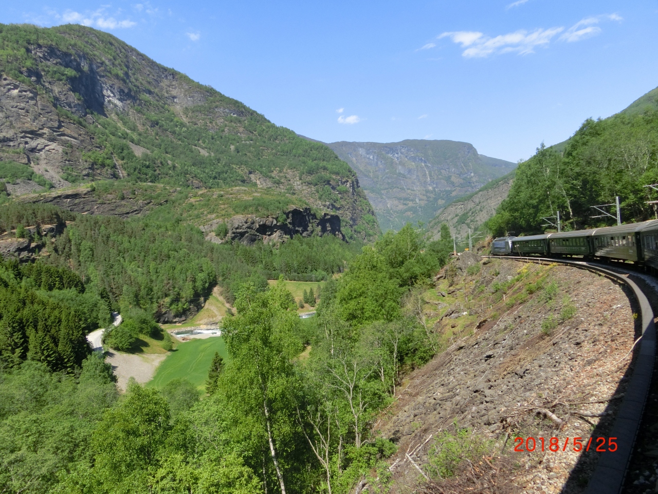 ノルウェーのフィヨルドを見に行きました フロム鉄道 フロム ノルウェー の旅行記 ブログ By ごろちゃんさん フォートラベル