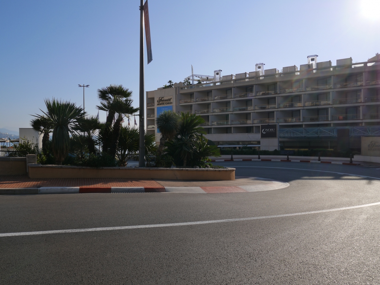 17南仏ドライブ旅行 1 1日目 モナコ 夢のf1コースを走行 モンテカルロ モナコ の旅行記 ブログ By Mewさん フォートラベル