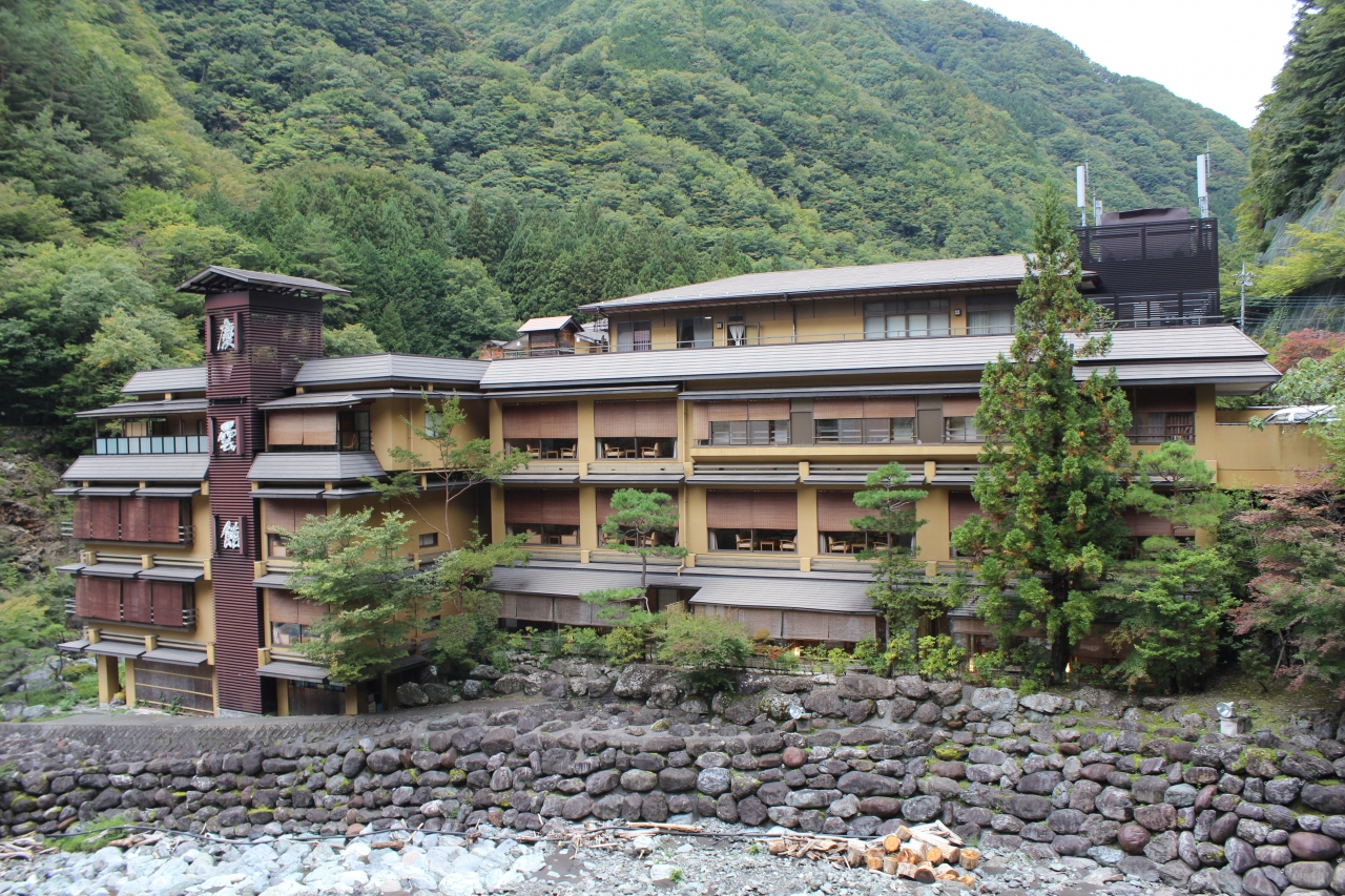 西山 温泉 慶 雲 館