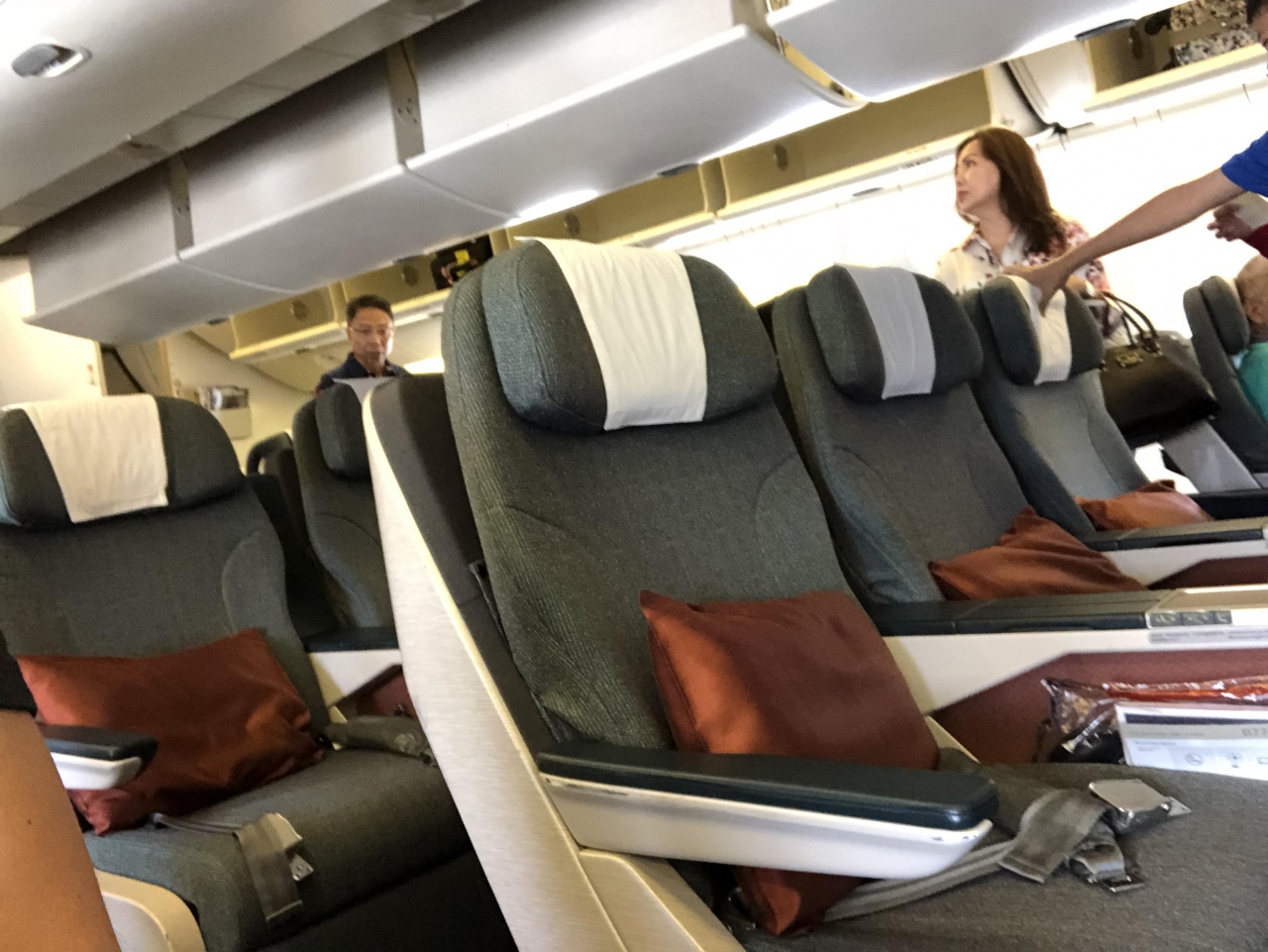 キャセイパシフィック ビジネスクラス Ceb Hkgとラウンジ と セブパシフィック Hkg Ceb セブ島 フィリピン の旅行記 ブログ By Noelさん フォートラベル