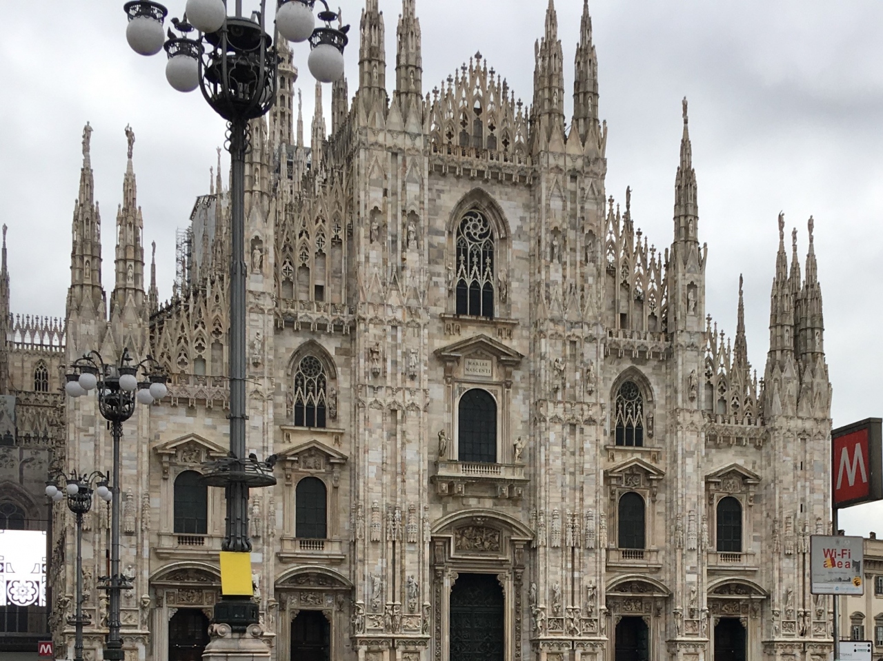 七十路夫婦のイタリア旅行8 ミラノ スリ対策作業用チョッキと戸籍謄本 ミラノ イタリア の旅行記 ブログ By しにあの旅人さん フォートラベル