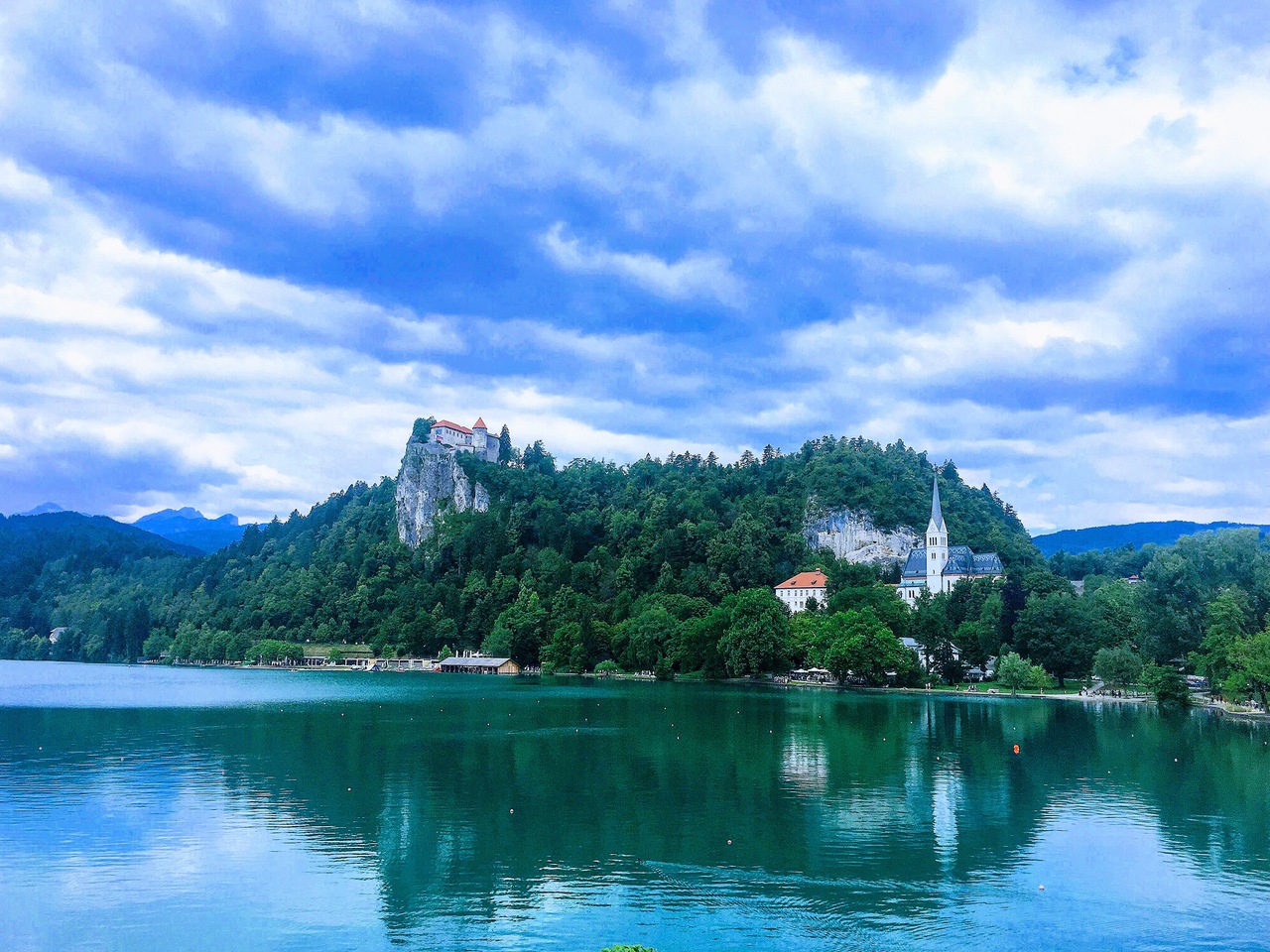 ブレッド湖 ボーヒン湖 ラドヴリツァ ブレッド湖周辺 スロベニア の旅行記 ブログ By Harukaさん フォートラベル