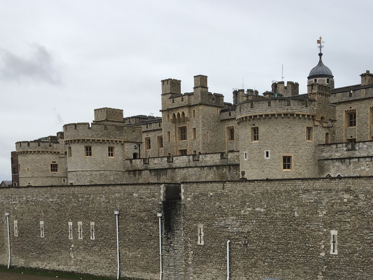七十路夫婦のイギリス旅行3 ピーター ラビットのふるさとウインダミア そして美貌の女王メアリー スチュアートの涙 ロンドン イギリス の旅行記 ブログ By しにあの旅人さん フォートラベル 七十路夫婦のイギリス旅行3 ピーター ラビットのふるさとウインダミア そして美貌の女王メアリー スチュアートの涙 ロンドン イギリス の旅行記 ブログ By しにあの旅人さん フォートラベル