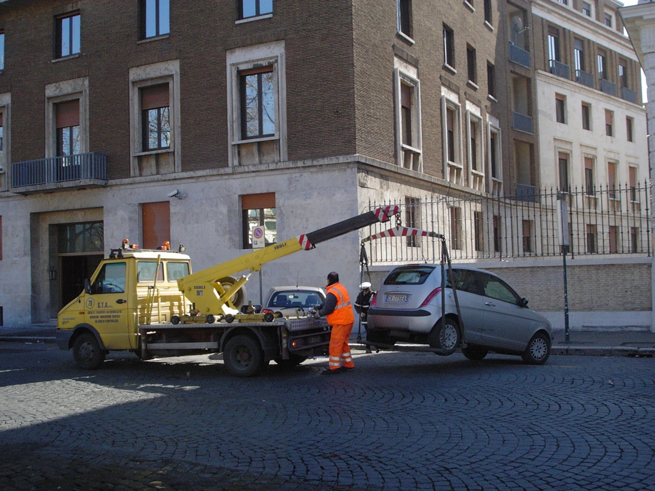 イタリア レッカー移動に高確率で出くわす私 05年ローマ編 ローマ イタリア の旅行記 ブログ By 立駐ヒルクライマーさん フォートラベル