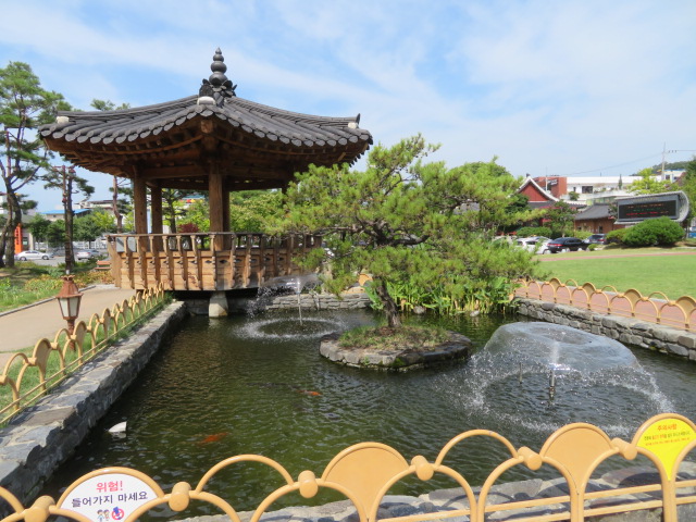 韓国　「行った所・見た所」　安東の安東ホテルに宿泊して大師廟と文化公園に