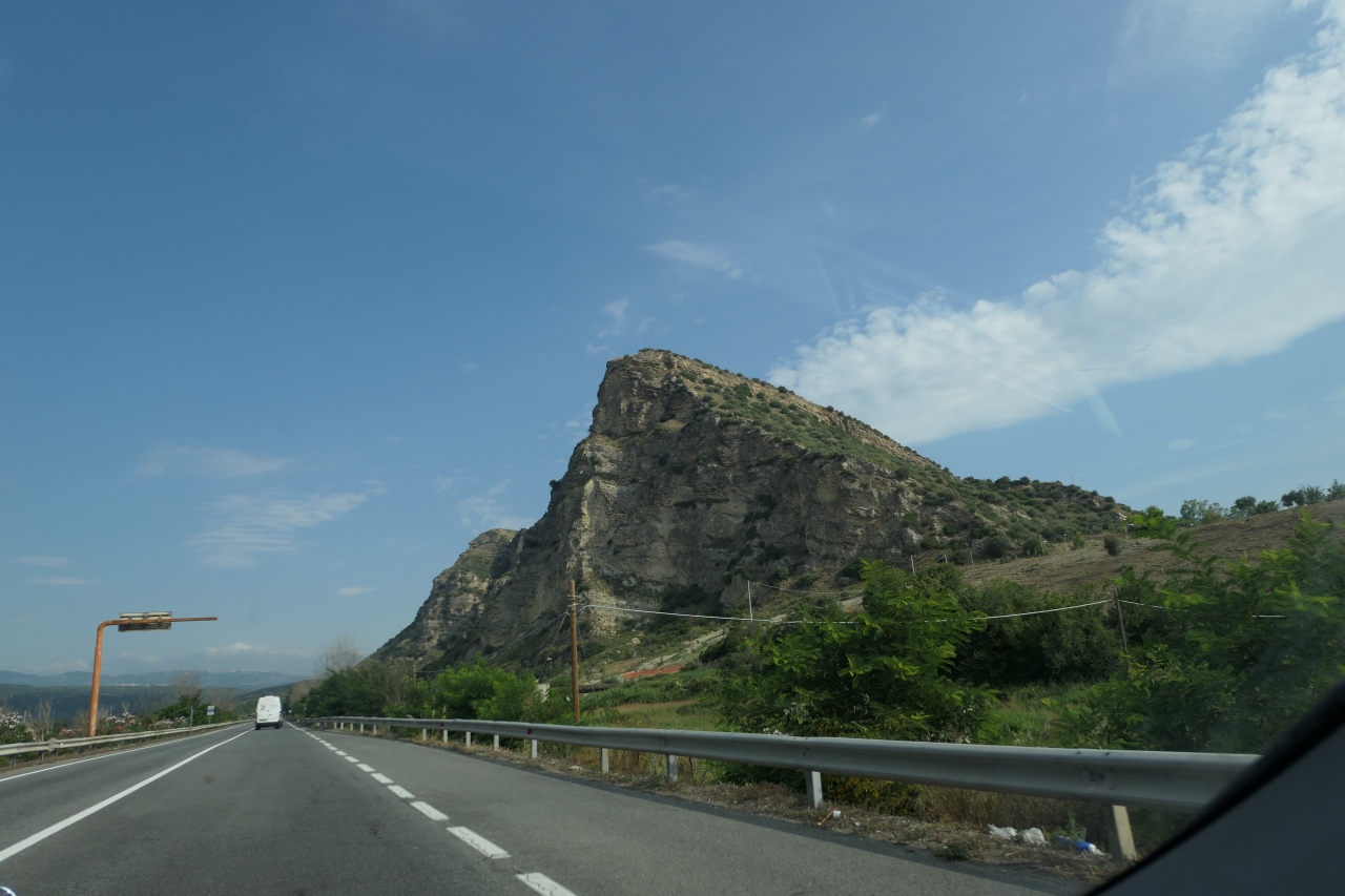 『美しき南イタリア旅行♪ Vol.188(第7日)☆緑豊かな「サン・ジョヴァンニ・イン・フィオーレ」通過して「カストロヴィッラリ」へ♪』コゼン