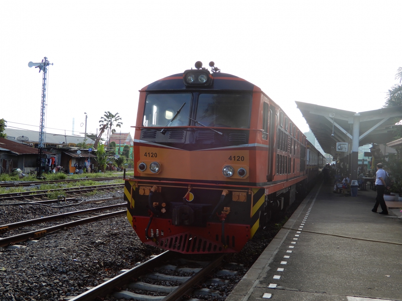 18年の夏休みは泰緬鉄道を追い求めてタイへ 羽田空港からトンブリー駅へ その1 カンチャナブリ タイ の旅行記 ブログ By てくてくさん フォートラベル