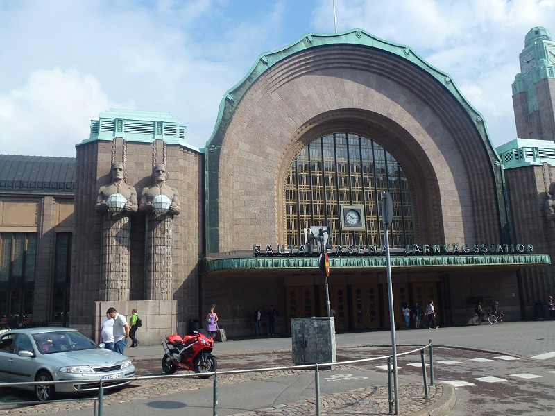 ヘルシンキ中央駅ってこんなとこ ヘルシンキ フィンランド の旅行記 ブログ By Free Tourさん フォートラベル