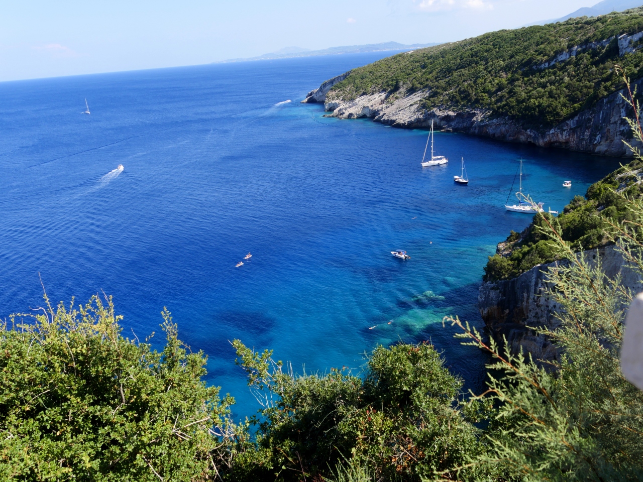 2018.8ギリシアザキントス島,ペロポネソス半島ドライブ旅行12-Skinari岬から,Villaに帰る My Marketで買い物
