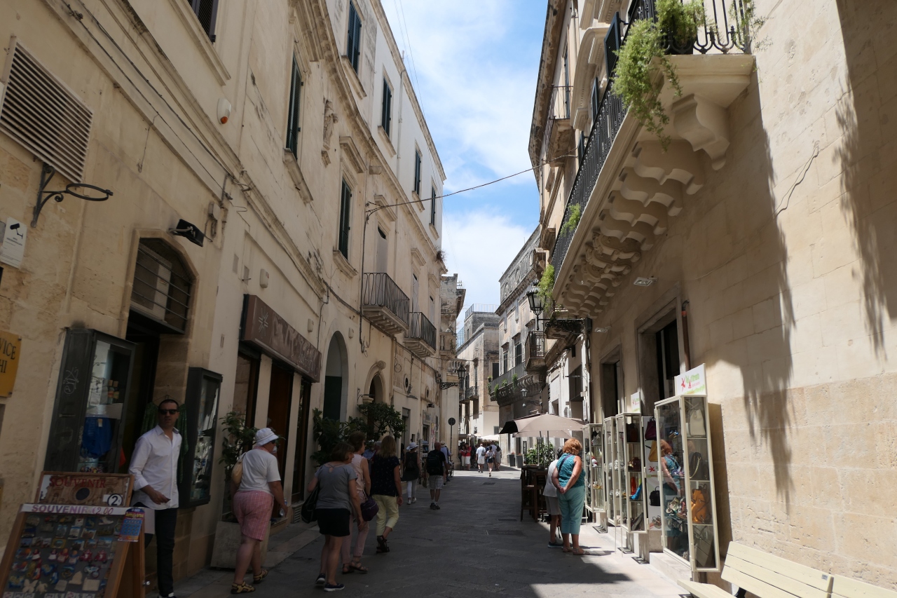 美しき南イタリア旅行 Vol 306 第10日 Lecce ヴィットリオ エマヌエーレ通り 優雅に歩く レッチェ イタリア の旅行記 ブログ By コトルさん フォートラベル
