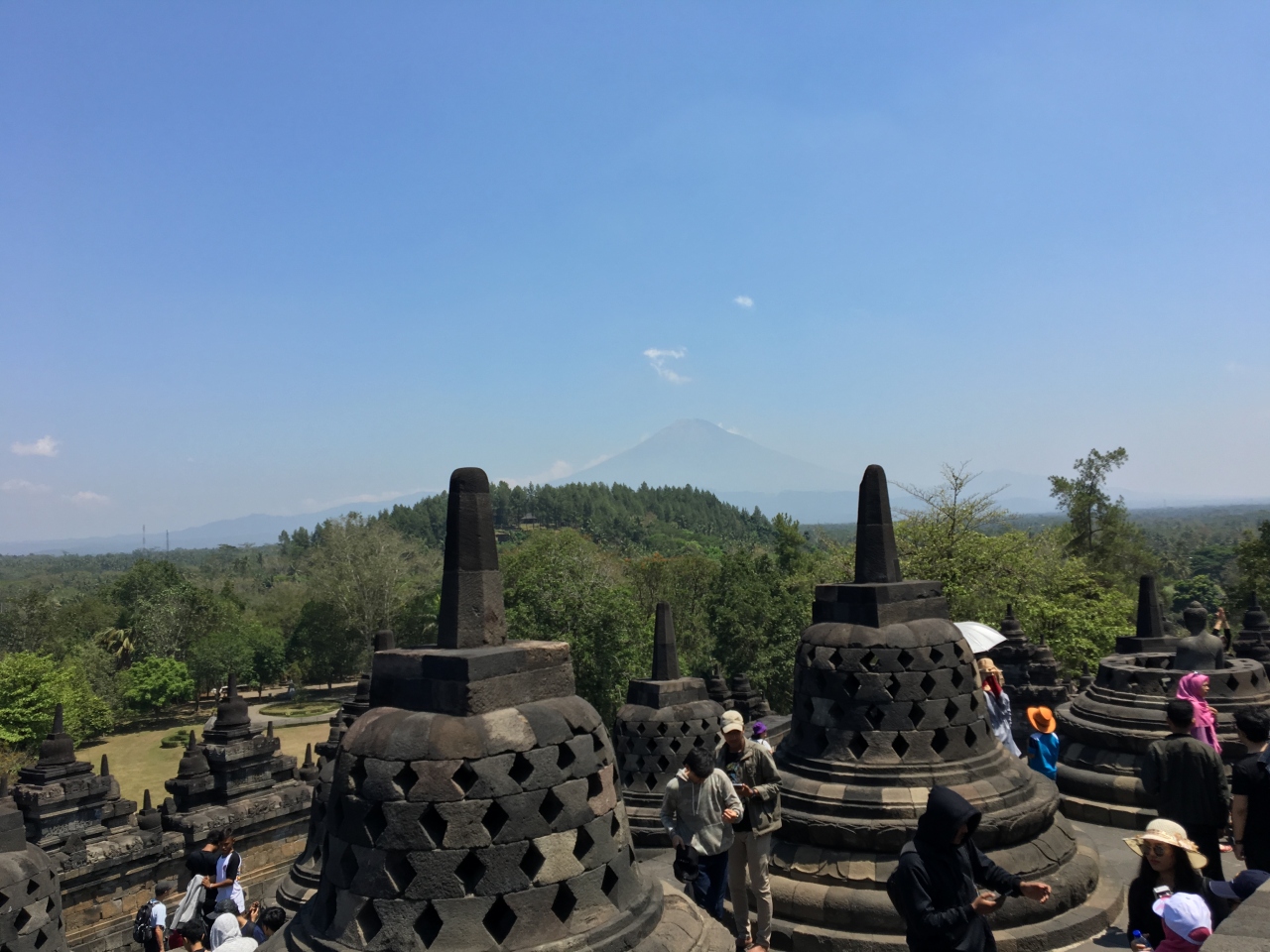 インドネシア世界遺産の旅 ボロブドゥール プールでのくつろぎ 買い物へ 2 3 ボロブドゥール遺跡周辺 インドネシア の旅行記 ブログ By もくもく村さん フォートラベル インドネシア世界遺産の旅 ボロブドゥール プールでのくつろぎ 買い物へ 2 3 ボロブドゥール遺跡周辺 インドネシア の旅行記 ブログ By もくもく村さん フォートラベル