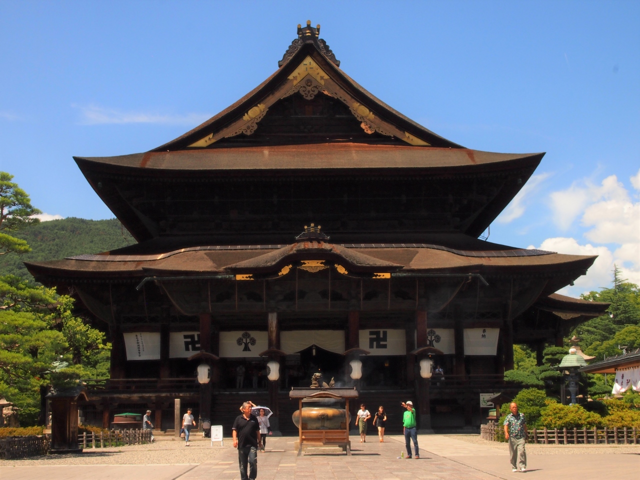 善光寺 一度は行きたい長野県の国宝「善光寺」牛に引かれて善光寺参り で有名な日本を代表するお寺のひとつ～⑤』戸隠・鬼無里(長野県)の旅行記・ブログ by nadeshiko28さん【フォートラベル】