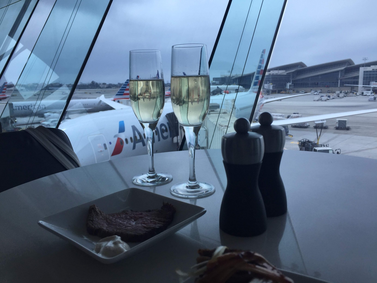 ラスベガス アナハイムディズニー旅行記1 アメリカン航空 非常口座席に乗ってみた ラスベガス ニューメキシコ州 アメリカ の旅行記 ブログ By Soukiさん フォートラベル ラスベガス アナハイムディズニー旅行記1 アメリカン航空 非常口座席に乗ってみた ラスベガス ニューメキシコ州 アメリカ の旅行記 ブログ By Soukiさん フォートラベル