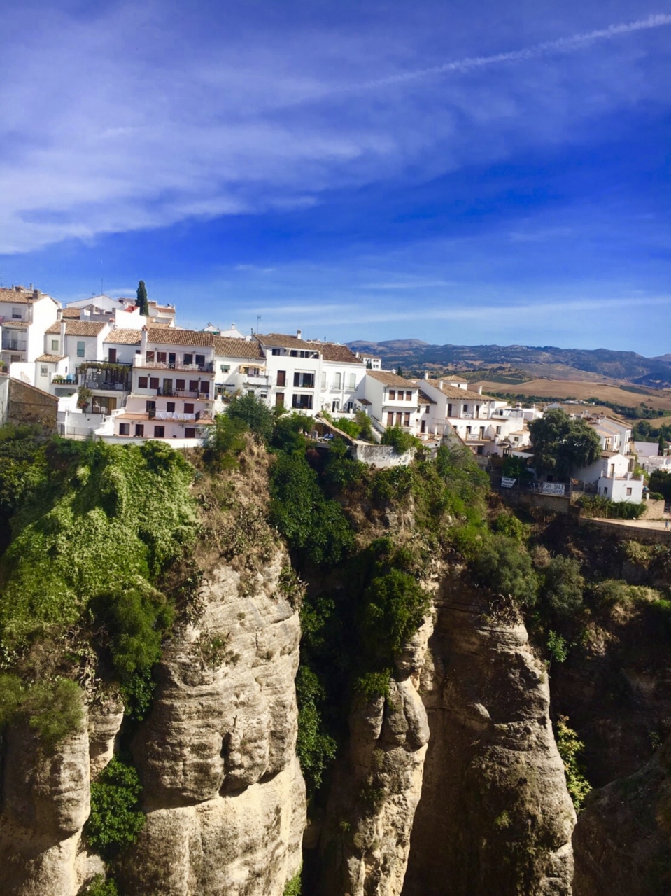 スペイン マラガをちょっとだけ 留学中のhibiscusさん 絶壁の白い村 ロンダへ マラガ スペイン の旅行記 ブログ By うずまきねこさん フォートラベル