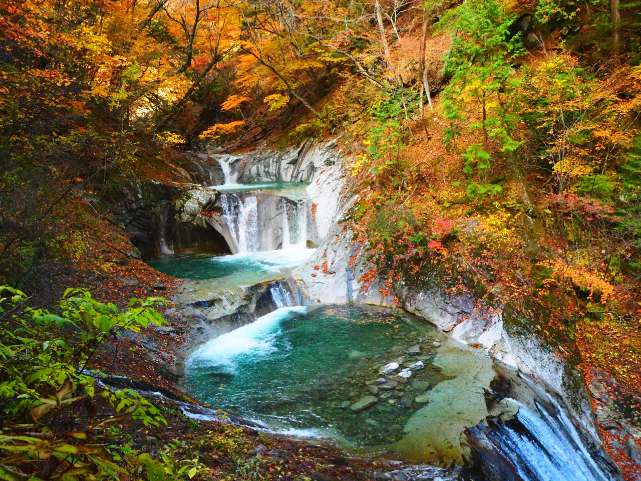 ドンピシャの紅葉ハイキング 西沢渓谷 笛吹 山梨県 の旅行記 ブログ By Jalan Jalanさん フォートラベル