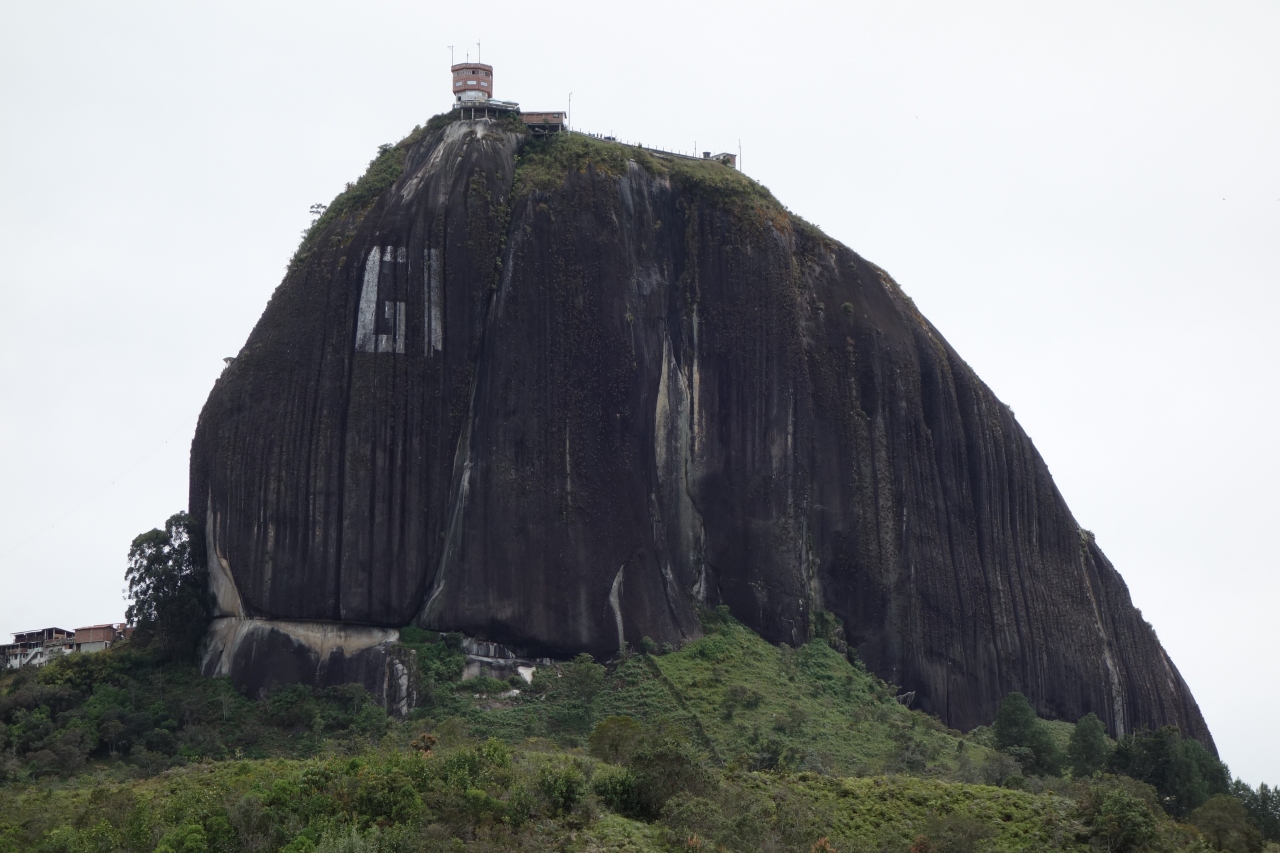 コロンビア旅行 悪魔の岩 ピエドラ デル ペニョール その他の都市 コロンビア の旅行記 ブログ By 赤い彗星さん フォートラベル コロンビア旅行 悪魔の岩 ピエドラ デル ペニョール その他の都市 コロンビア の旅行記 ブログ By 赤い彗星さん フォートラベル