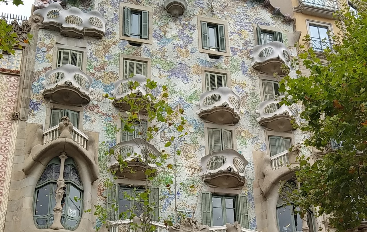 スペイン芸術の旅7日間vol 4 ガウディ建築巡り スペインの旅行記 ブログ By マゼランさん フォートラベル スペイン芸術の旅7日間vol 4 ガウディ建築巡り スペインの旅行記 ブログ By マゼランさん フォートラベル