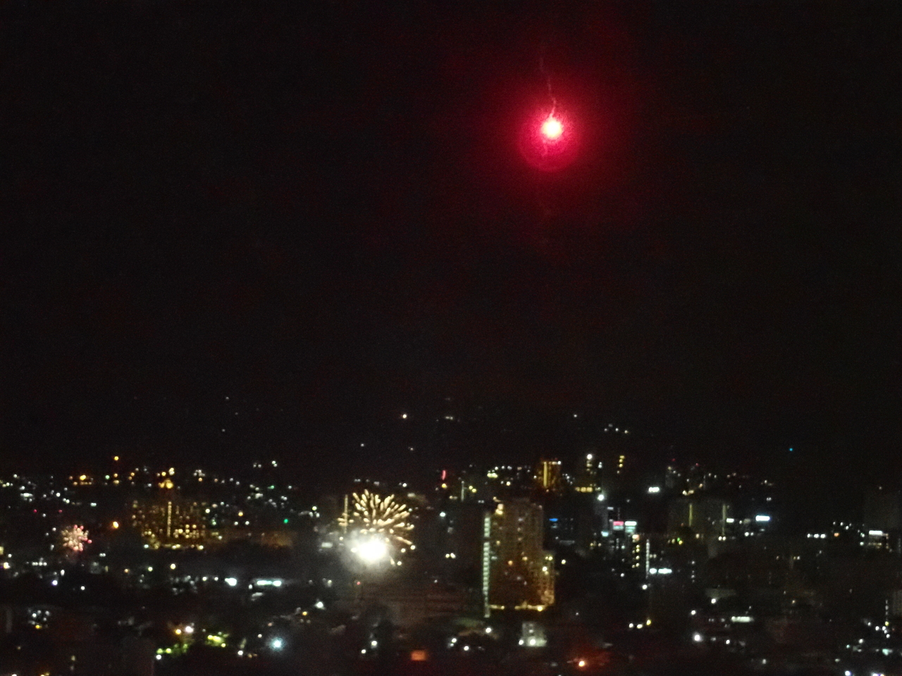 12 24セブ旅行中の方に告ぐ 12 25 0時 空を見てください 赤い火の玉が見られるハズです セブ島 フィリピン の旅行記 ブログ By クミさん フォートラベル