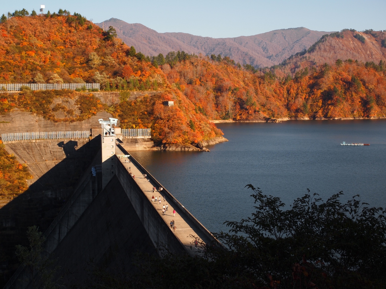 酷道３５２号線で奥只見湖へ最後の紅葉を見に行く 奥只見 大湯温泉 新潟県 の旅行記 ブログ By 三峯霧美さん フォートラベル
