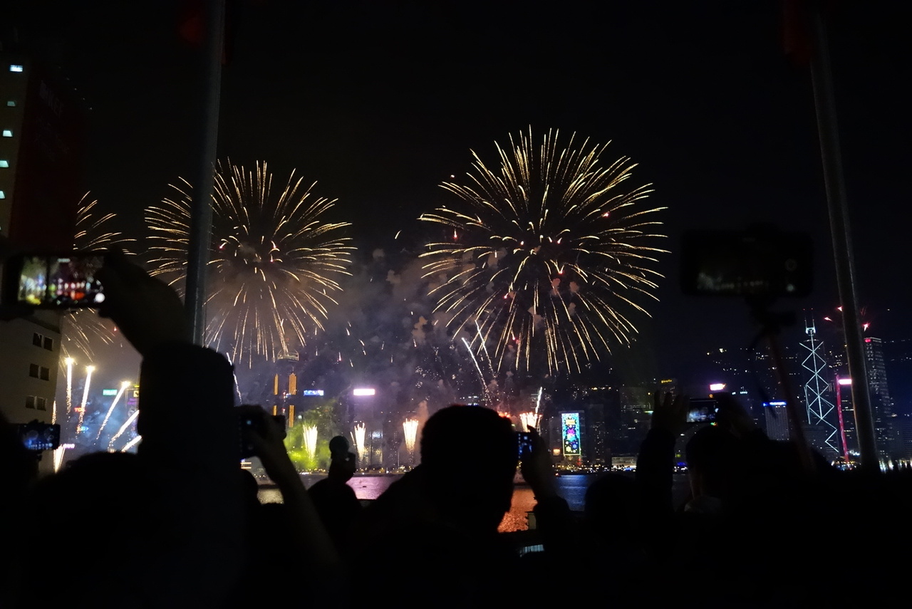 18 19 香港で年越し その4 大迫力の花火で新年を迎えます 人 香港 香港 の旅行記 ブログ By Jubiさん フォートラベル 18 19 香港で年越し その4 大迫力の花火で新年を迎えます 人 香港 香港 の旅行記 ブログ By Jubiさん フォートラベル