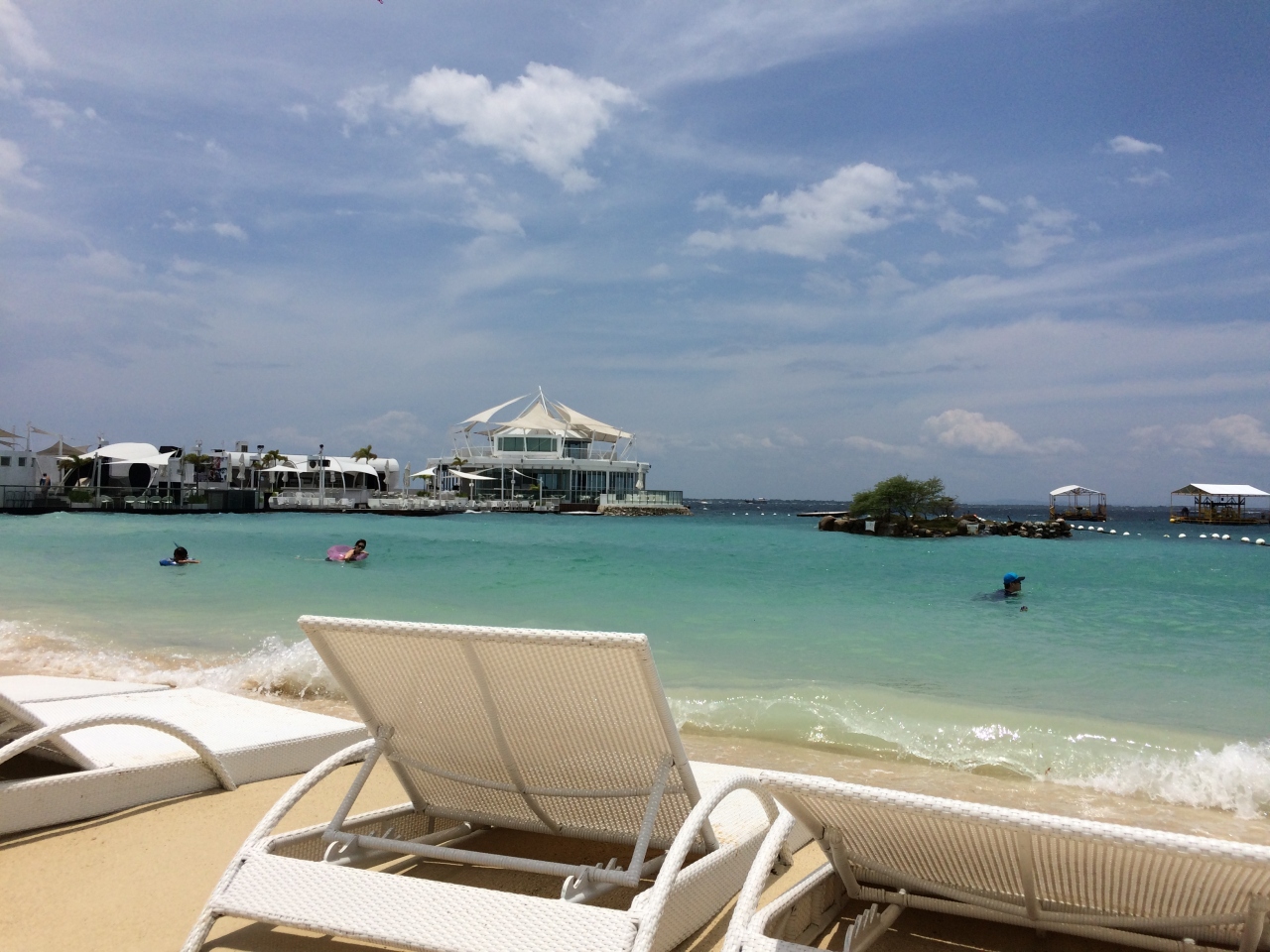 18夏休みセブ島旅行 3日目 ホテルのビーチでのんびり スパ セブ島 フィリピン の旅行記 ブログ By 真魚子さん フォートラベル