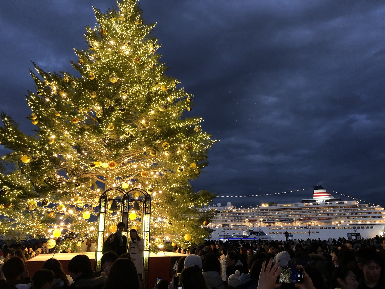 クリスマスイブライブin横浜 のディズニー 神奈川県の旅行記 ブログ By サブイボmさん フォートラベル