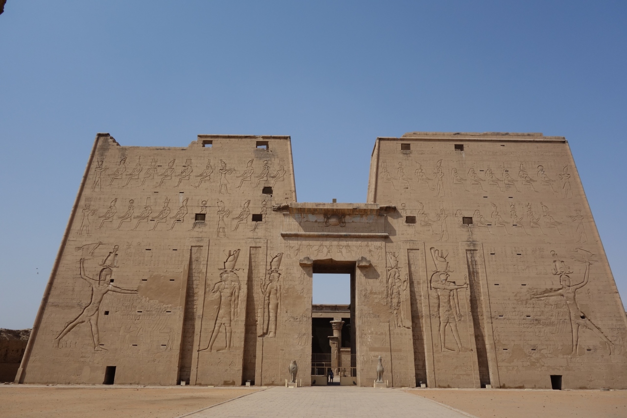 エジプト旅行 エドフ ホルス神殿 エドフ エジプト の旅行記 ブログ By 赤い彗星さん フォートラベル
