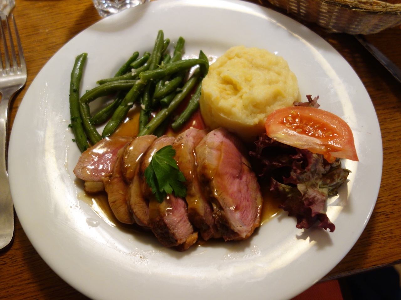 パリを歩く 3 5 今日のランチは サラメシ に紹介したいほどのお店 サラリーマンがいっぱい パリ フランス の旅行記 ブログ By Nomonomoさん フォートラベル